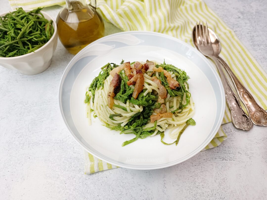 LINGUINE CON BRUSCANDOLI E GUANCIALE