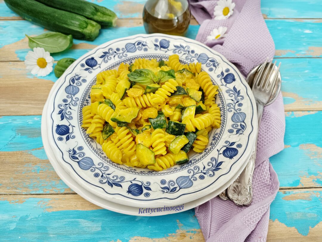 FUSILLI ZUCCHINE ZAFFERANO E GAMBERETTI