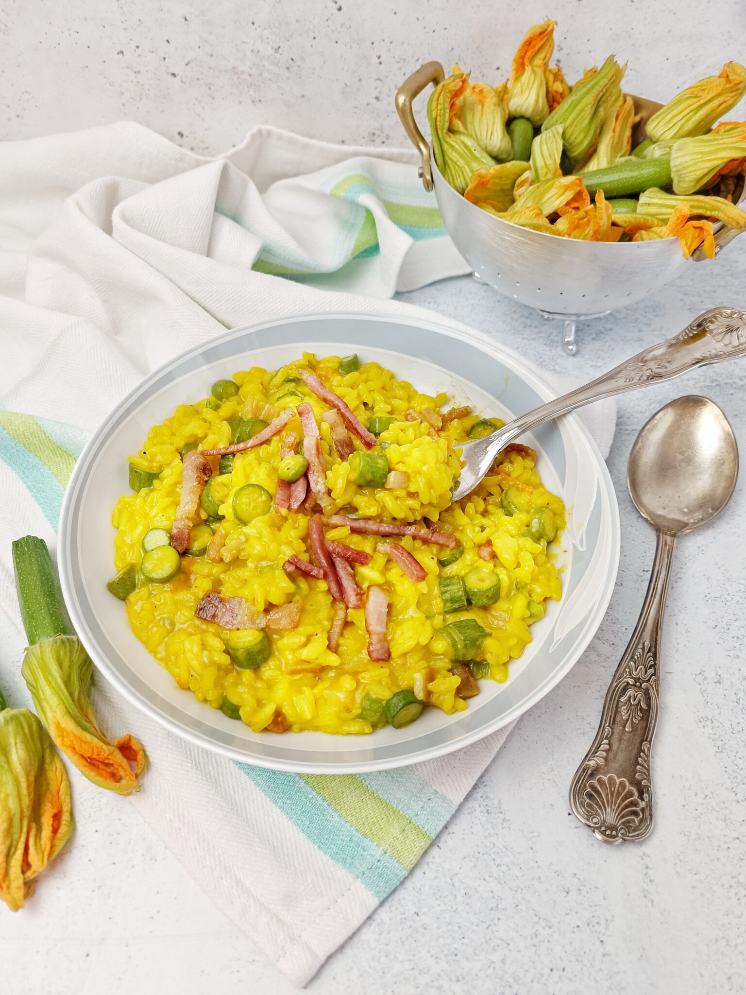RISOTTO CON ZAFFERANO E FIORI DI ZUCCHINE - Ketty cucino oggi?