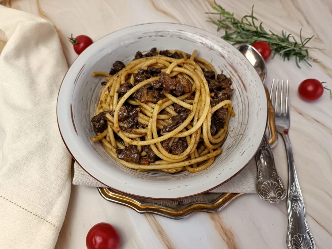 BUCATINI AL RAGU' DI AGNELLO E PORCINI