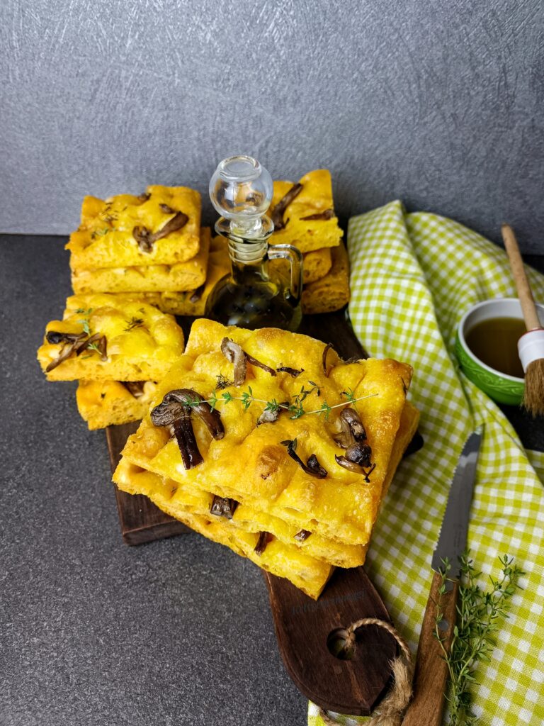 FOCACCIA ALLA ZUCCA CON I FUNGHI 