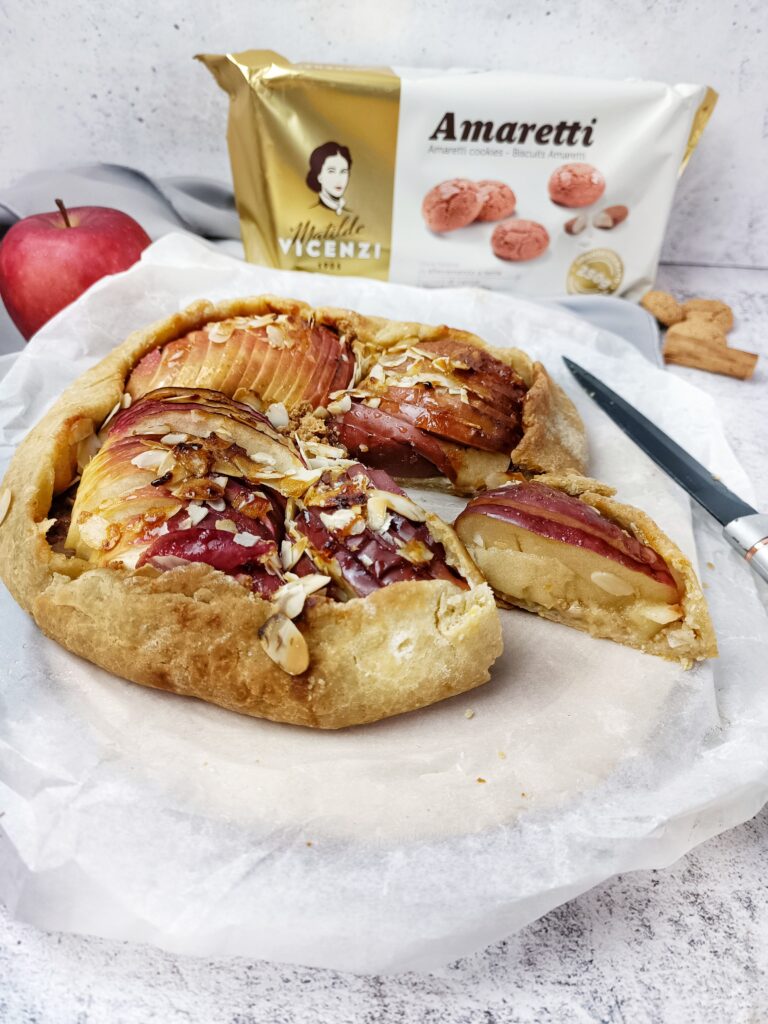 GALETTE DI MELE E AMARETTI