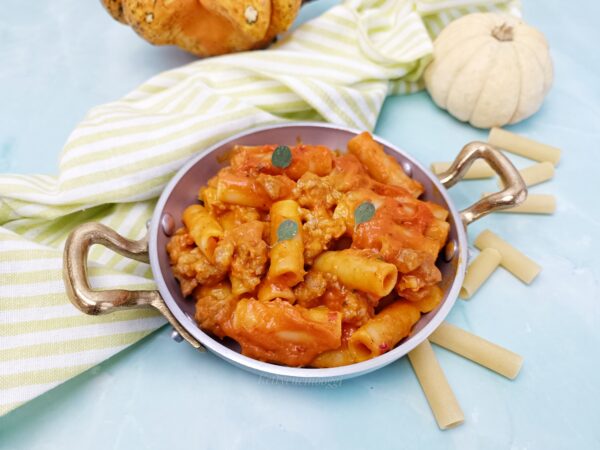 PASTA CON ZUCCA SALSICCIA E ‘NDUJA: LA RICETTA