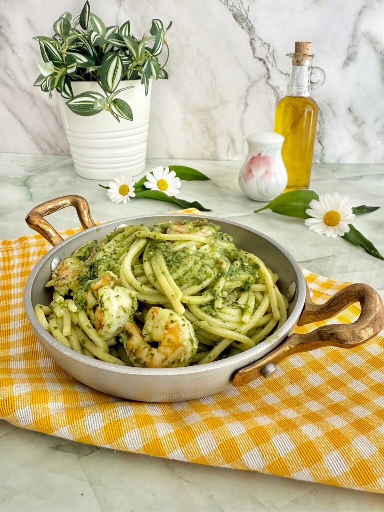 SPAGHETTI CON AGLIO ORSINO E GAMBERI