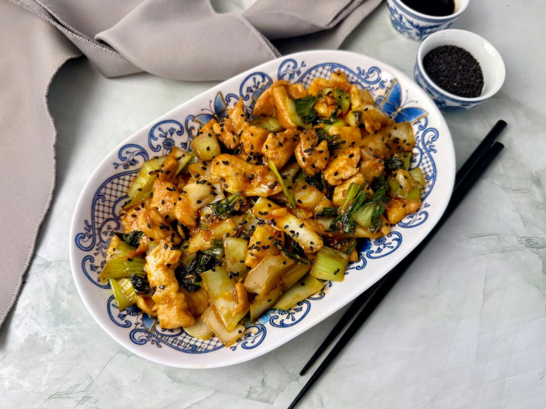 STRACCETTI DI POLLO CON PAK CHOI