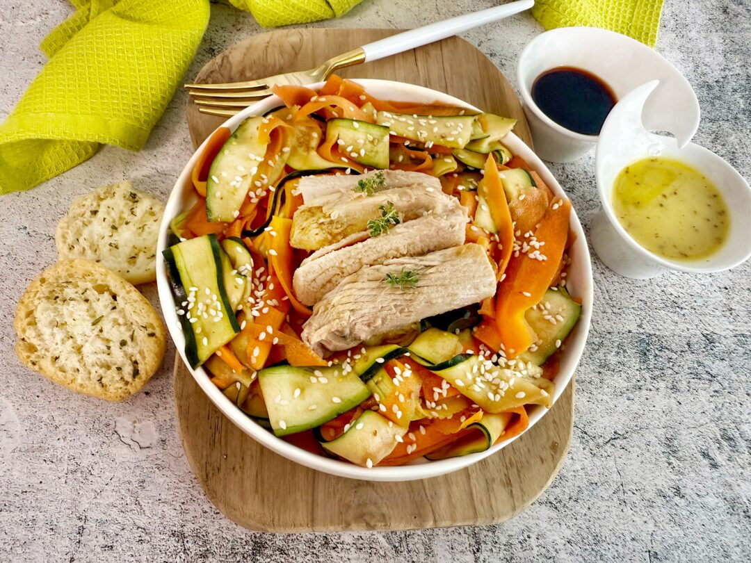ZUCCHINE E CAROTE MARINATE CON TONNO