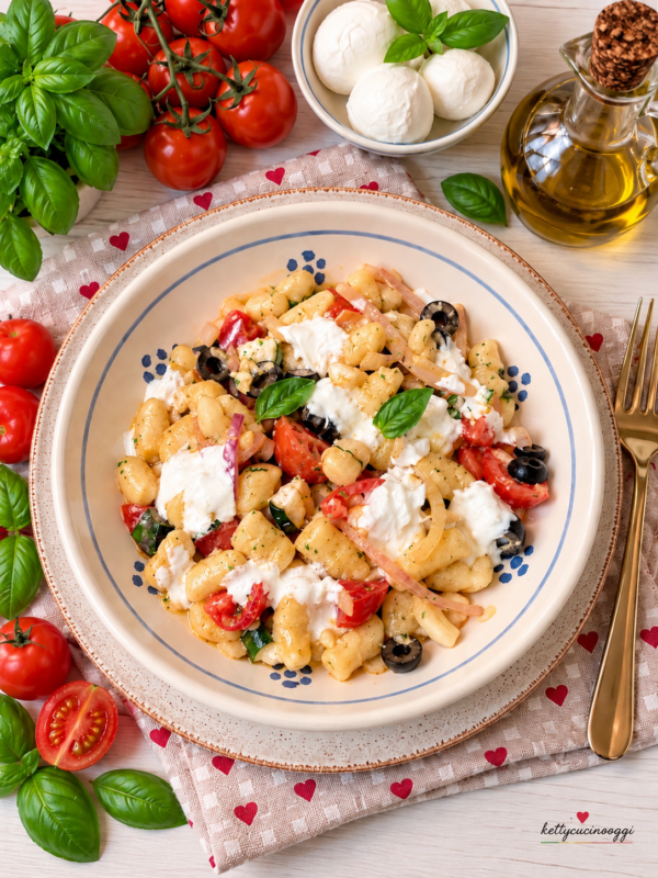 Servite subito e buon appetito. Servite subito e buon appetito.